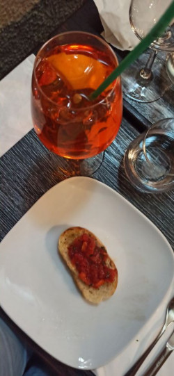 Bruscetta und Aperol